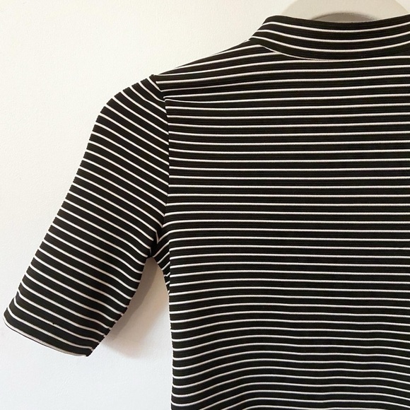 H&M Divided | Striped Mock Neck Top | XS - Picture 3 of 5